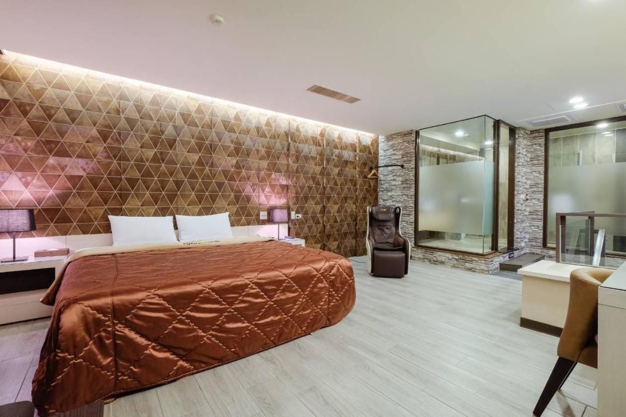 Foxdou Business Motel Tajnan Kültér fotó